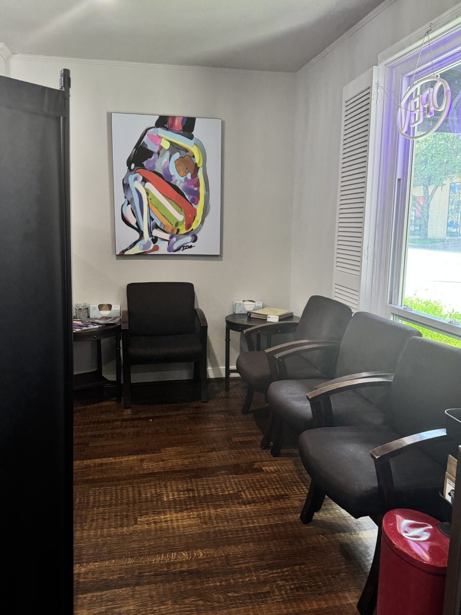 Waiting room at Westside Spine and Injury